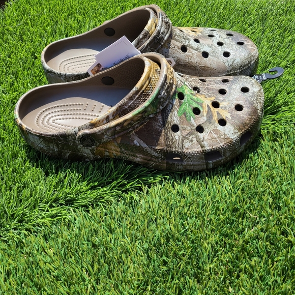 Crocs Adult Classic Realtree Edge Clogs - Picture 5 of 8